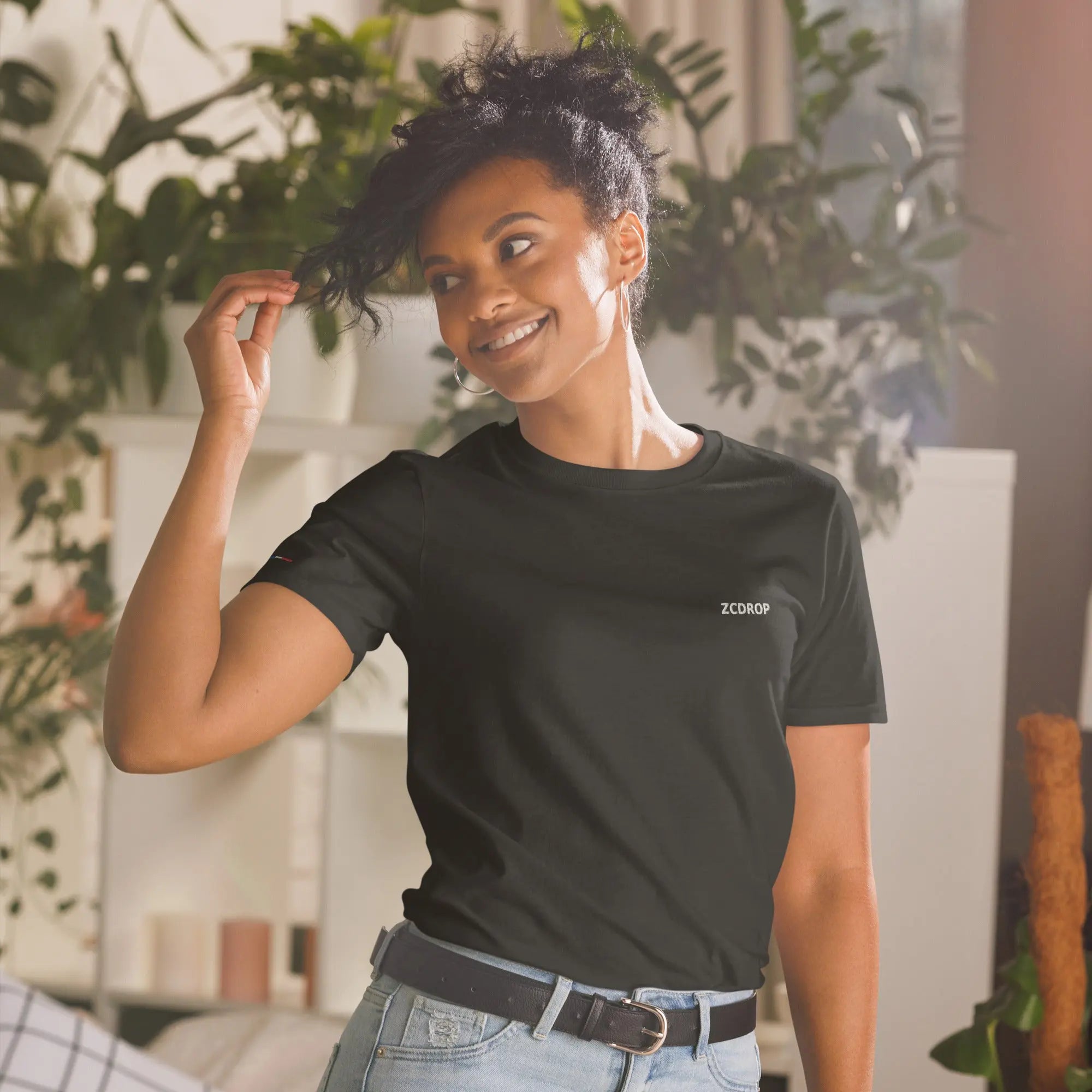 T-shirt Unisexe à Manches Courtes by ZCDROP – Confort & Style Intemporel ✨ zcdrop